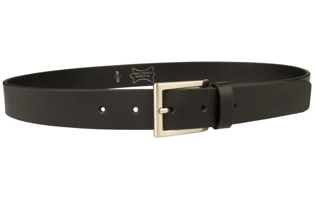 Engineering Knurl Pattern Belt. Black Leather Belt 1 3/16 inch (3cm) Wide Approx. Ideal For Suits and Smart Pants. Made with Italian Full Grain Vegetable Tanned Leather. Italian made hand brushed nickel plated buckle. Made In UK By British Craftsmen. Long Lasting 4mm thick leather.