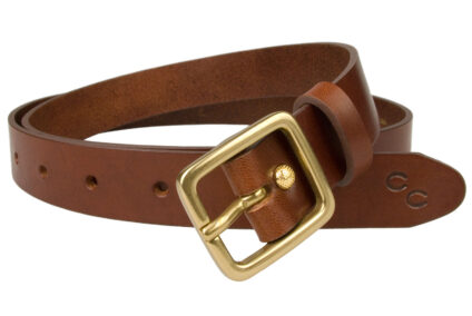 Champion Chase ™ Leather Belt Light Chestnut 1 Inch Wide. High quality womens leather belt. Italian vegetable tanned leather and solid brass buckle. Made in UK by British Craftsmen. Free sliding loop to ensure a flush finish when worn with dresses or loose top. However this belt looks super with smart or casual trousers. Comes with the Champion Chase™ double horse shoe motif.