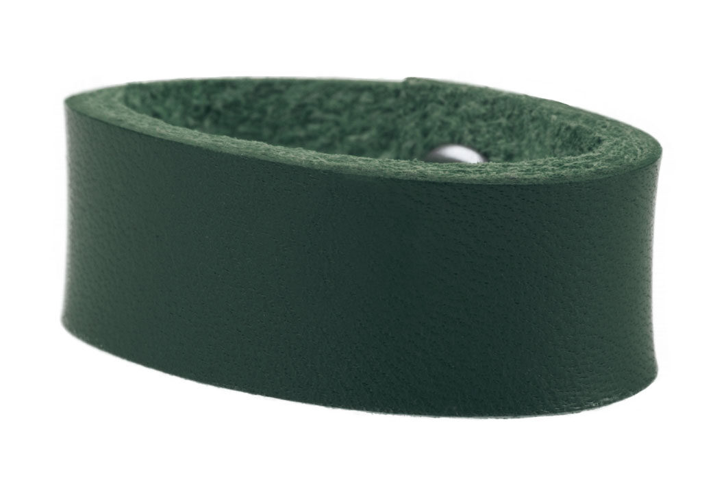 Green Belt Loop. Full Grain Vegetable Tanned Leather. Fixed Rivet Closure. Made In UK