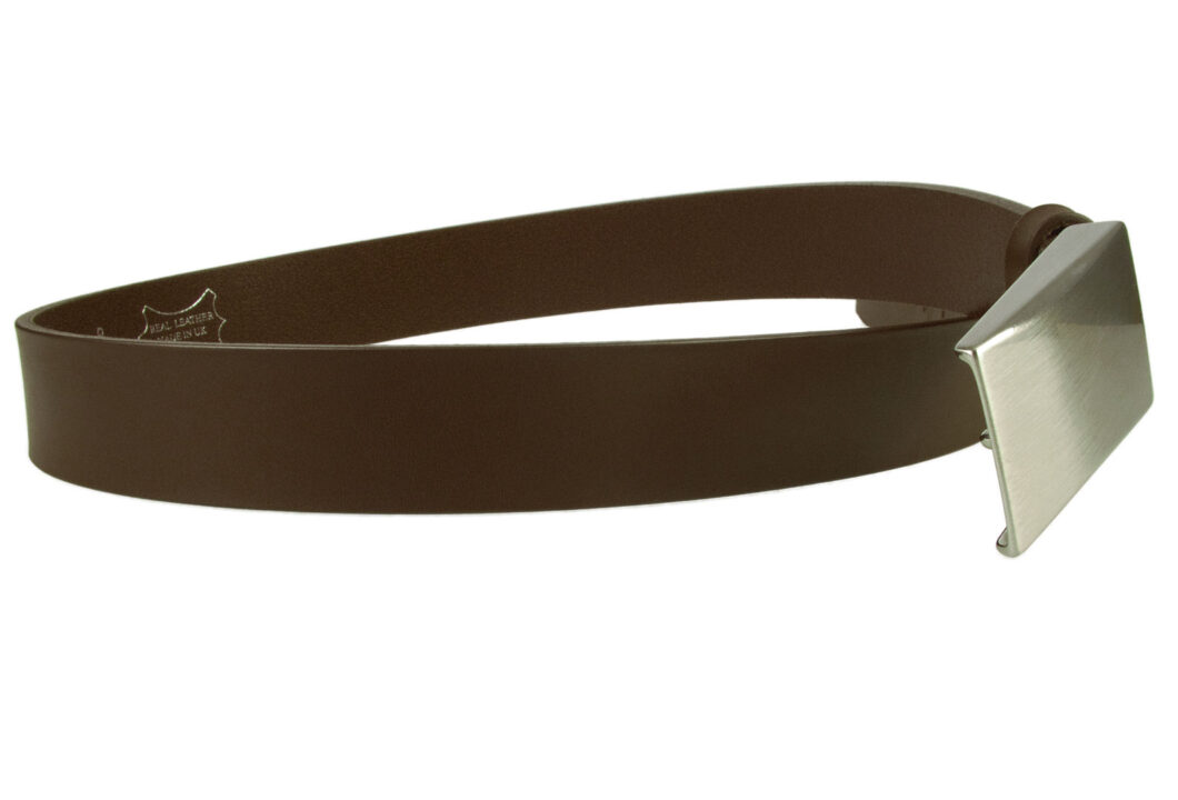 Plaque Belt Brown Leather Made In UK. Italian Full Grain Vegetable Tanned Leather. Hand Brushed Nickel Plated and Lacquered Plate Buckle. Five Adjustment Holes. Free Sliding Belt Loop. 1 3/8 INCH Wide. Leather thickness 3.5 - 4mm.